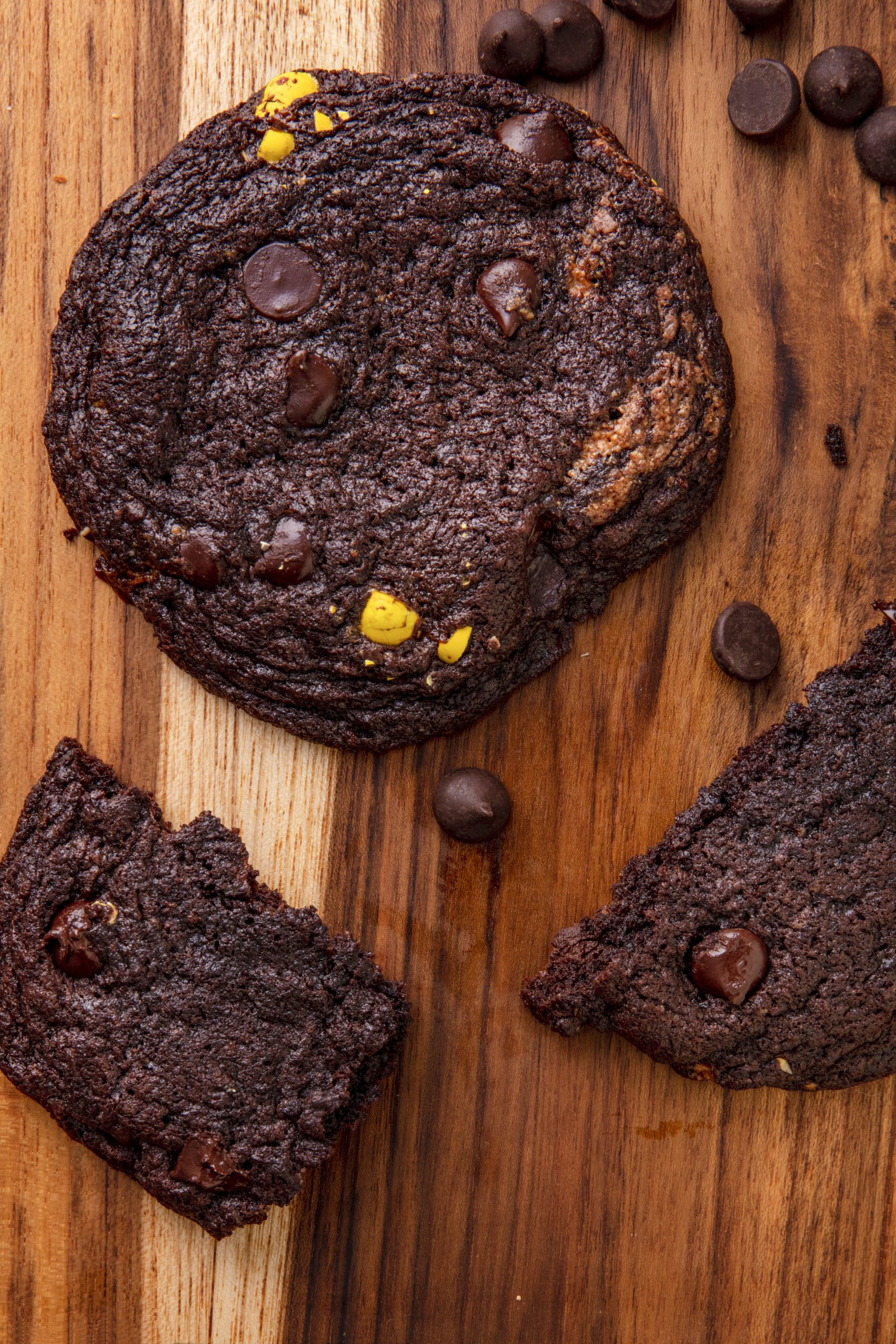 Receta de Galletas gigantes de triple chocolate - Instant Blog