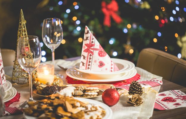 Adorna tu mesa navideña para celebrar en familia 🎄